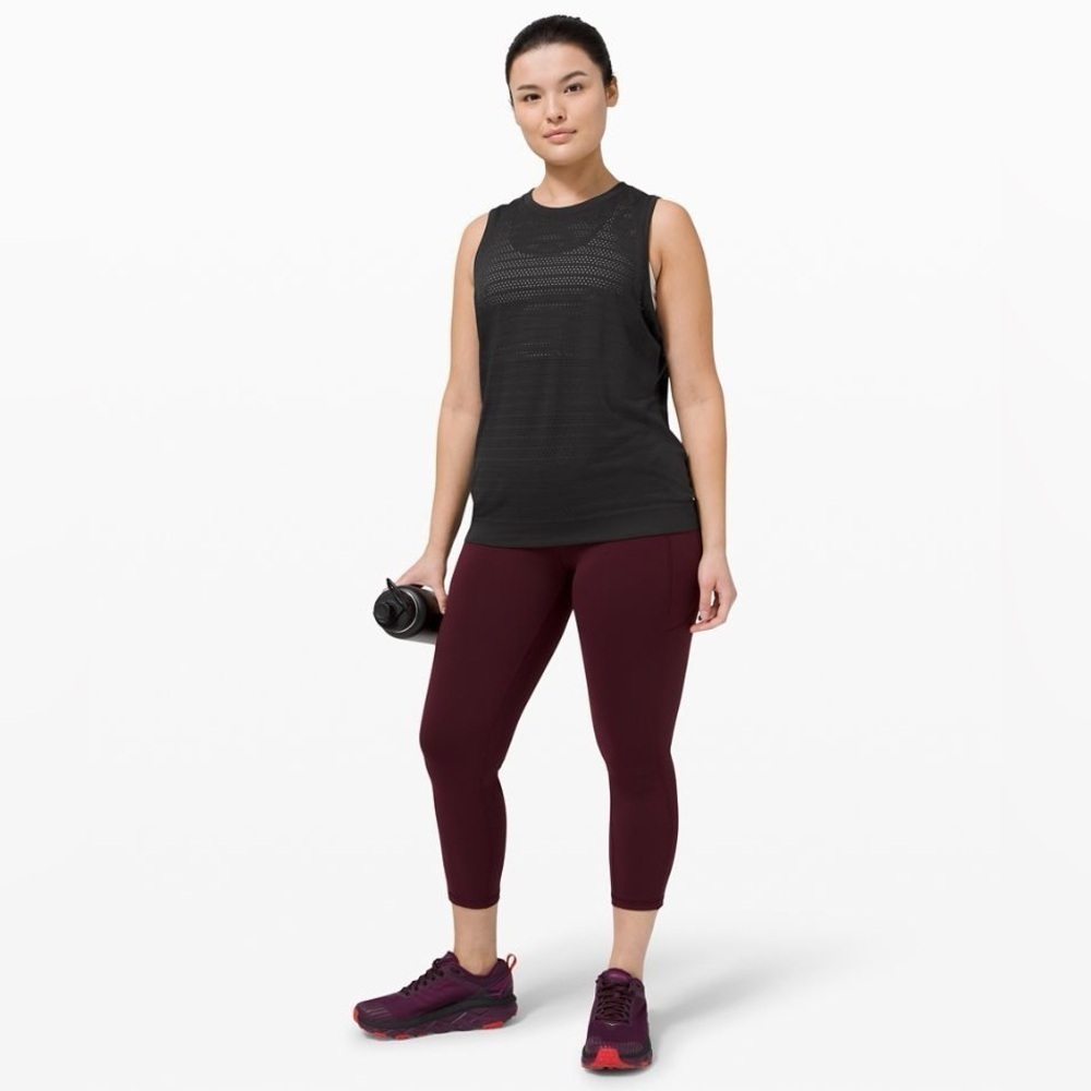 Lululemon Swiftly Breathe Muscle Tank size 8